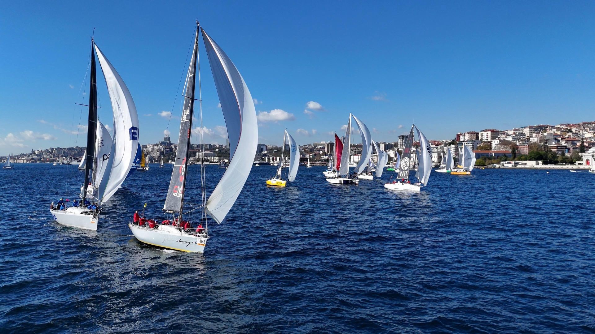 Cumhuriyet rüzgârı boğazda esti 